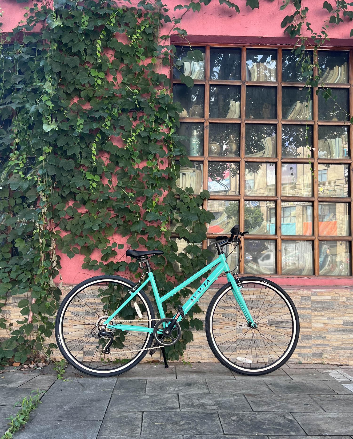 AVASTA Populus 700C Road Bike for Women with Kickstand, 15 17 Inch Lightweight Step Through Aluminum Alloy Frame, 7-Speed Drivetrain, Multiple Colors - Image 7
